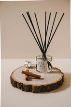 Load image into Gallery viewer, Dark Amber &amp; Ginger Lily Reed Diffuser
