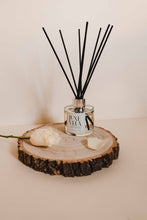 Load image into Gallery viewer, Rhubarb &amp; Rose Reed Diffuser
